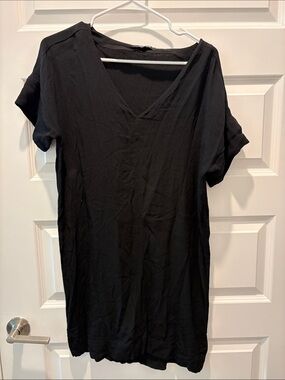 Madewell Black V-Neck Short Sleeve Midi Dress